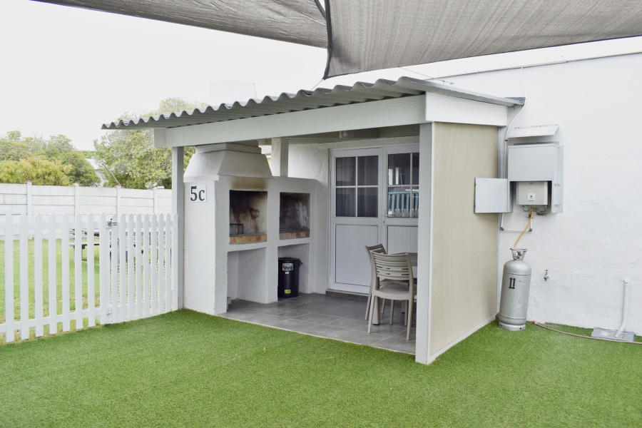 5 Bedroom Property for Sale in Struisbaai Western Cape